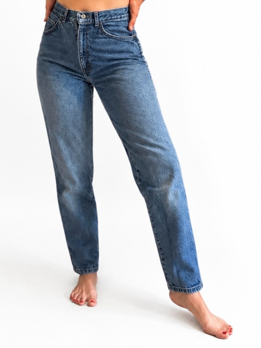 Vintage Chic high rise mom jeans in a classic medium blue wash. Made in USA